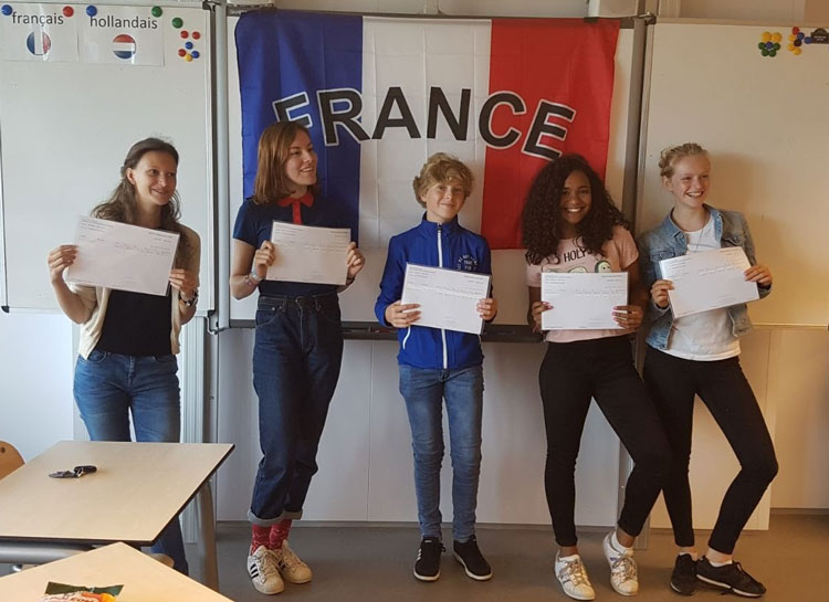 DELF Scolaire Junior_St. Nicolaaslyceum DELF Scolaire Junior_St. Nicolaaslyceum